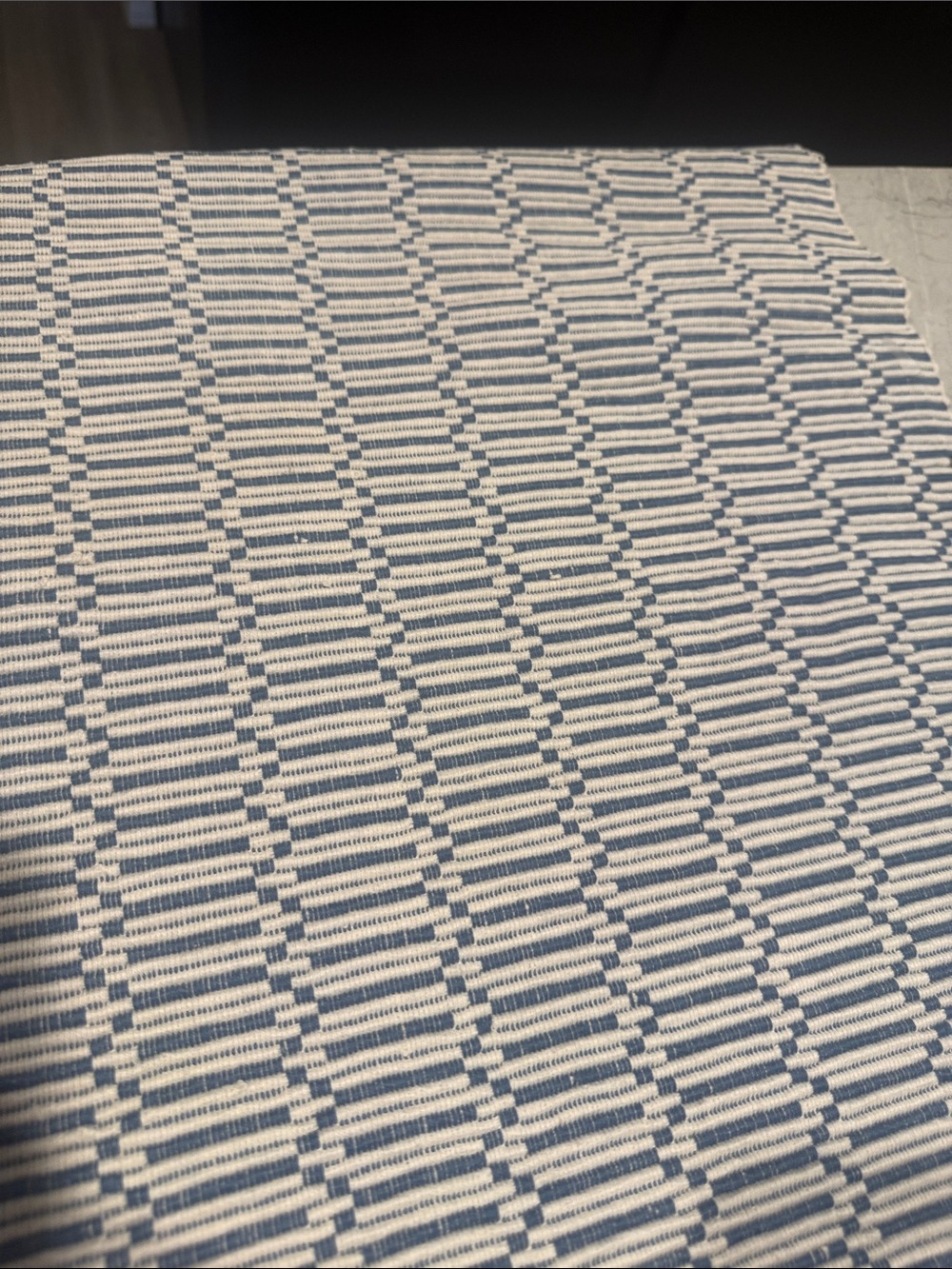 Cotton Runner 100% Cotton Thick embroidered and durable. Elegant pattern. - Picture 2 of 6